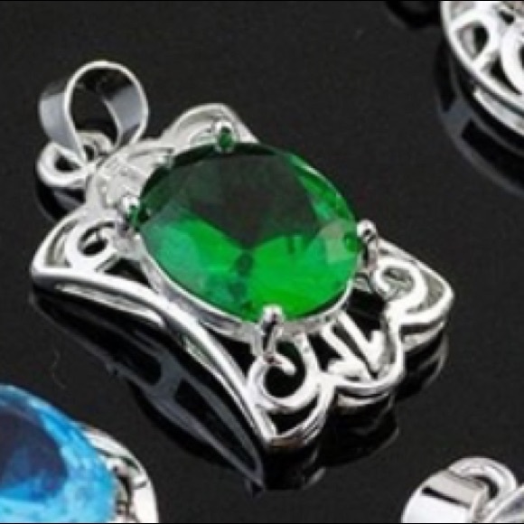 Silver. Necklace with CZ Emerald - Picture 1 of 3